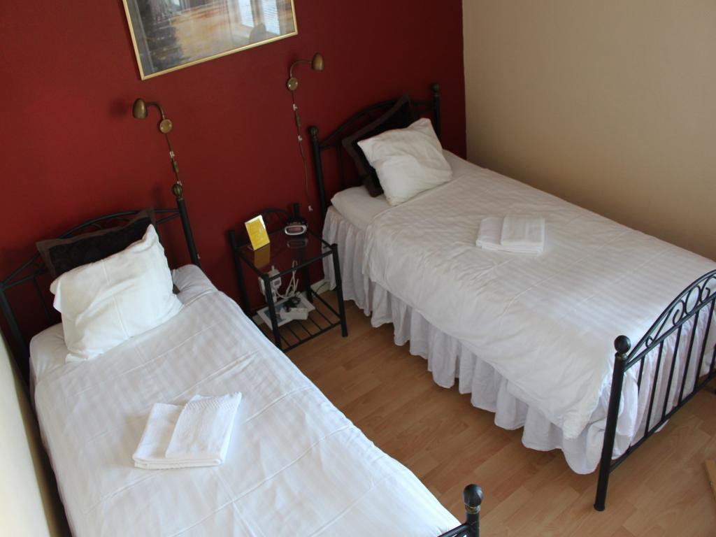 Hotell Zlafen Bed And Breakfast Karlskoga Eksteriør bilde