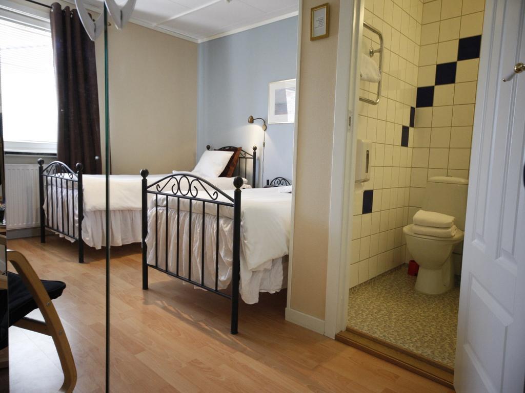 Hotell Zlafen Bed And Breakfast Karlskoga Rom bilde